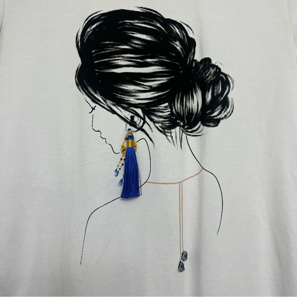 Forget me not shirt with woman portrait art with tassel and rhinestones earrings - Picture 4 of 9